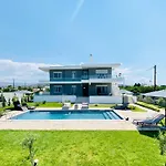 Serenity House نافبليو