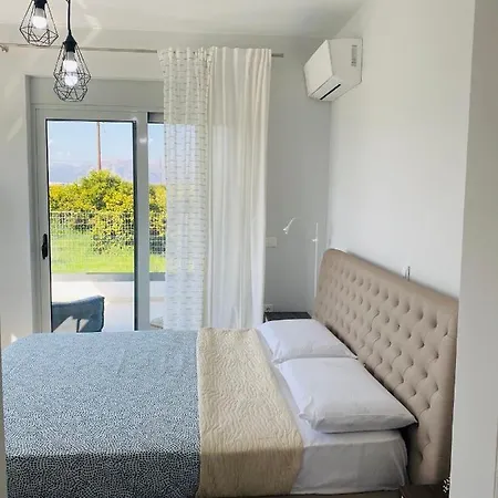 Serenity House نافبليو